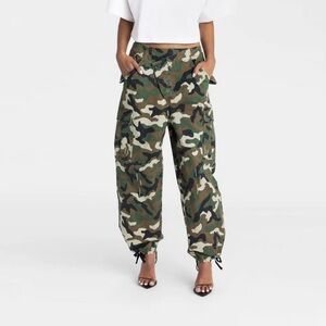 NWT KBB by KAHLANA Mid-Rise Straight Leg 'The Cargo Jogger'- CAMO
